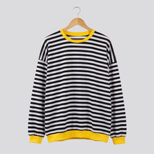 Cargar imagen en el visor de la galería, Buzo_Oversize_de_Rayas_Negras_y_Blancas_Unisex