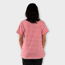 Cargar imagen en el visor de la galería, Camiseta de Rayas Rojas y Blancas para hombre de espalda