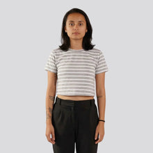 Cargar imagen en el visor de la galería, Crop Top de Rayas Grises y Blancas para Mujer