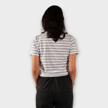 Cargar imagen en el visor de la galería, Croptop de Rayas Grises y Blancas (Espalda)