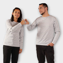 Cargar imagen en el visor de la galería, Buzo de Rayas Grises y Blancas para Mujer y Hombre