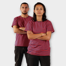 Cargar imagen en el visor de la galería, Camiseta de Rayas Rojas con Azul Oscuro para Hombre y Mujer.