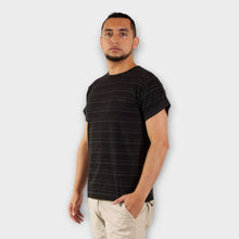 Cargar imagen en el visor de la galería, Camiseta Negra con Líneas Blancas de lado