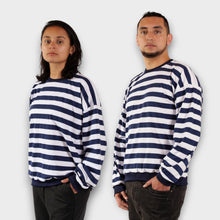 Cargar imagen en el visor de la galería, Buzo Oversize de Rayas Azules Oscuras y Blancas Unisex