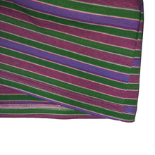 Cargar imagen en el visor de la galería, Camiseta de Rayas Rosadas, Moradas y Verdes (Dobladillo)