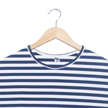 Cargar imagen en el visor de la galería, Camiseta de rayas azules y blancas (Cuello)