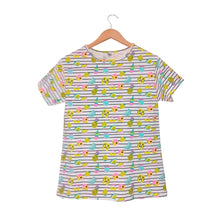 Cargar imagen en el visor de la galería, Camiseta de Rayas Negras y Blancas Estampada