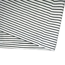 Cargar imagen en el visor de la galería, Camiseta a Rayas Blancas y Negras Delgadas (dobladillo)