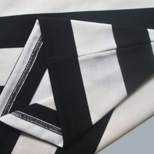 Cargar imagen en el visor de la galería, Buzo de rayas negras y blancas para hombre
