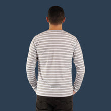 Cargar imagen en el visor de la galería, Buzo de Rayas Grises y Blancas para Hombre (Espalda)
