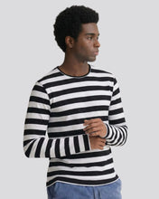 Cargar imagen en el visor de la galería, Buzo de rayas Negras y Blancas para Hombre Frente
