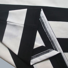 Cargar imagen en el visor de la galería, Buzo de rayas negras y blancas para mujer - 5 cm - dobladillo
