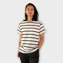 Cargar imagen en el visor de la galería, Camiseta Blanca con Rayas Negras - Mujer
