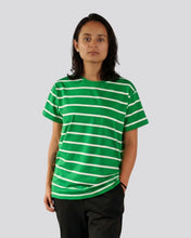 Cargar imagen en el visor de la galería, Camiseta Verde con Rayas Blancas Mujer
