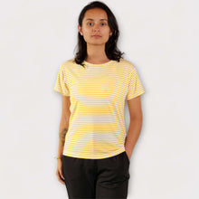 Cargar imagen en el visor de la galería, Camiseta de Rayas Amarillas y Blancas para mujer
