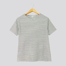 Cargar imagen en el visor de la galería, Camiseta de Rayas Blancas y Negras Delgadas
