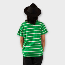 Cargar imagen en el visor de la galería, Camiseta Verde con Rayas Blancas para Mujer (Espalda)
