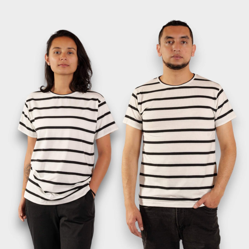 Camiseta de Rayas Negras y Blancas – Derayas.jpg