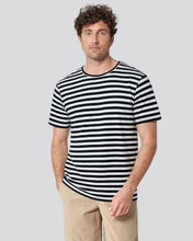 Cargar imagen en el visor de la galería, camiseta_de_rayas_medianas_negras_y_blancas_hombre
