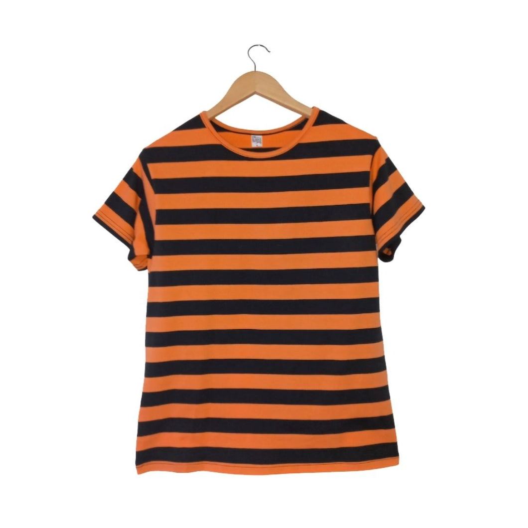 Camiseta de Rayas Negras con Naranjas