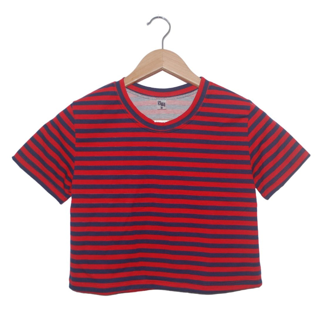 Crop Top de Rayas Rojas y Azul Oscuro