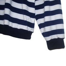 Cargar imagen en el visor de la galería, Buzo Oversize de Rayas Azules Oscuras y Blancas (Puño)
