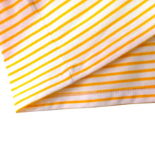 Cargar imagen en el visor de la galería, Camiseta de Rayas Amarillas y Blancas para Mujer y Hombre (Dobladillo)
